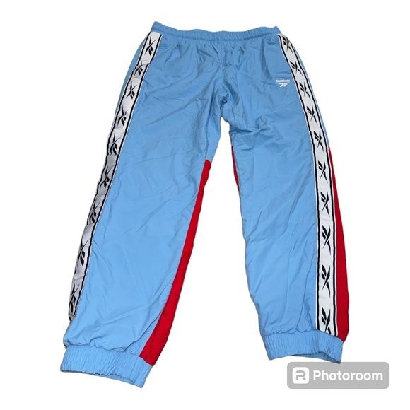 EUC Reebok Outfit - Picture 4 of 13